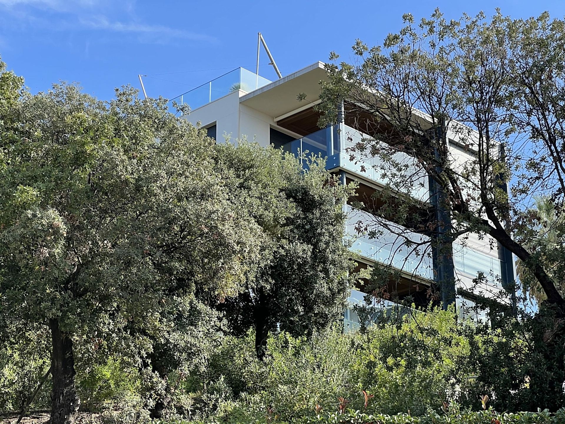 Villa Chene Roc, Dome Milano, vista esterna con alberi